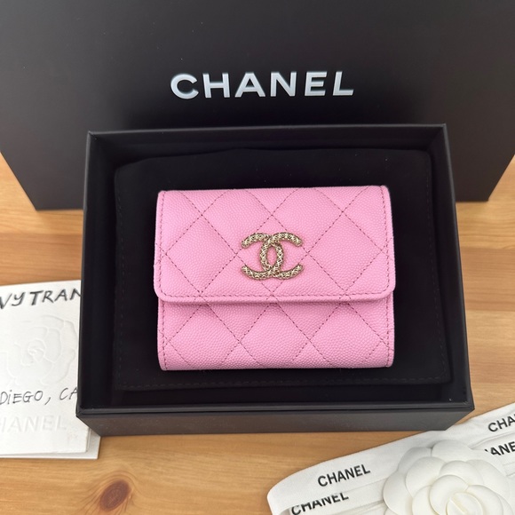 CHANEL Handbags - SOLD❌CHANEL 23P XL Flap Card Holder